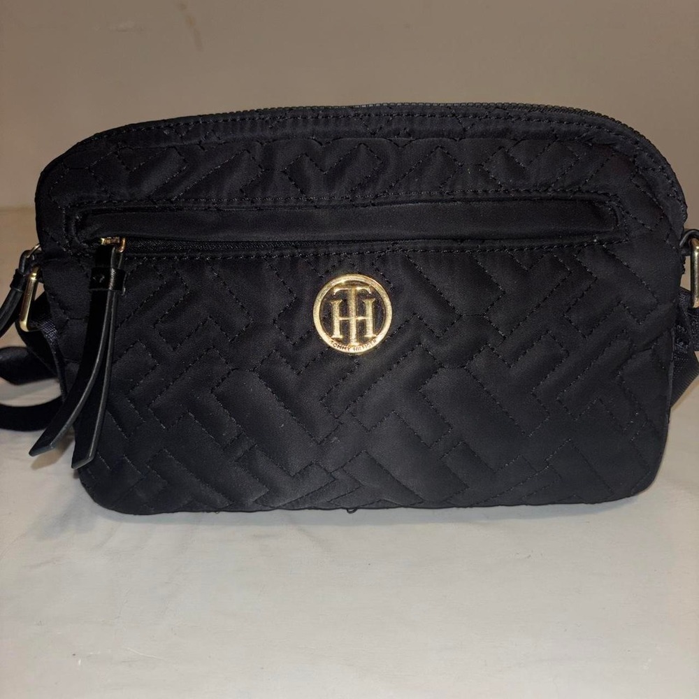 Women's nylon Tommy Hilfiger quilted crossbody purse excellent condition